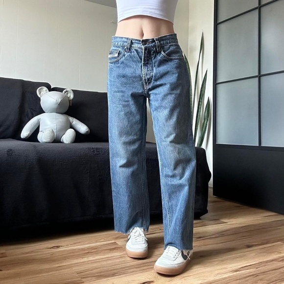 Vintage Eldorado Denim Jeans with Distressed Hem - Picture 5 of 8